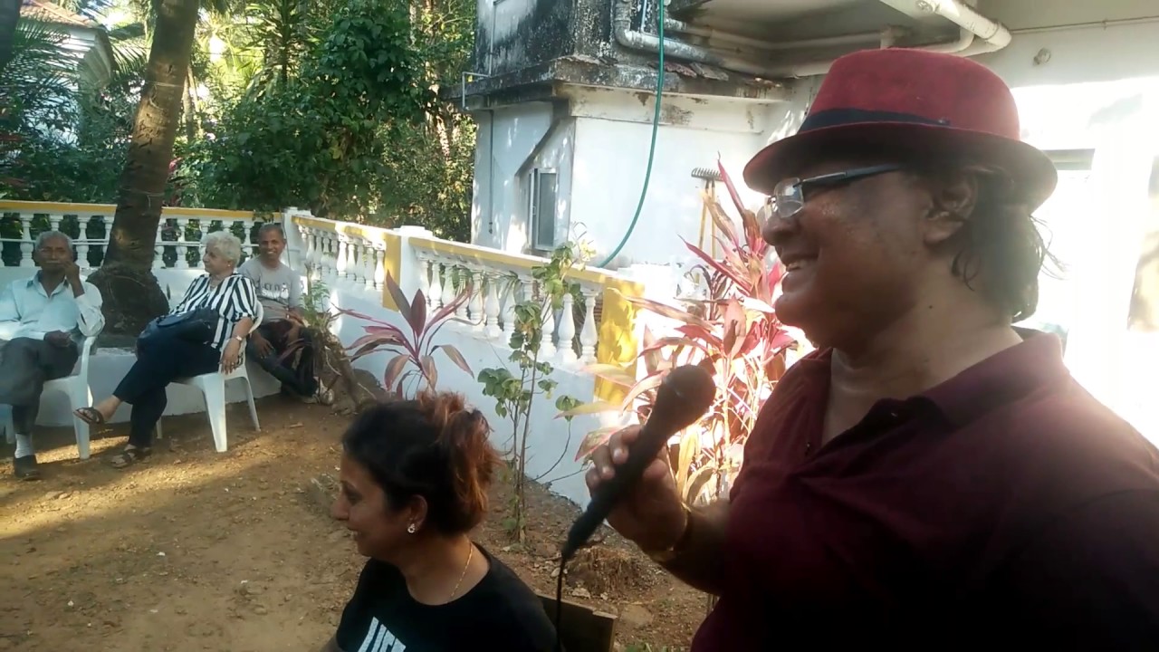 Goa (Dec'16) - Dielle wins the Lucky draw@Arpora village