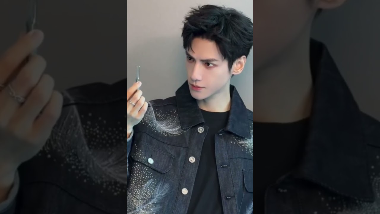 A gentle smile and a powerful presence 🤌✨ That’s Luo Yunxi’s charm 🦋💞 