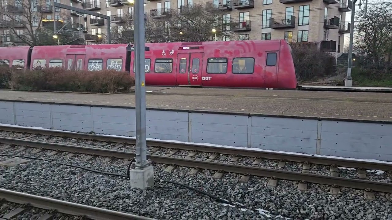 Hundige Station (ft Søren Pedersen cirka midt i videoen)