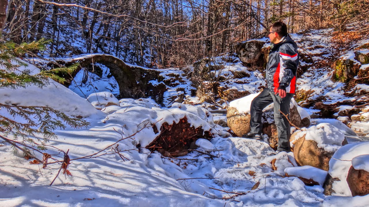 Xaindou Forest ,Off Road in ice and snow and exploration