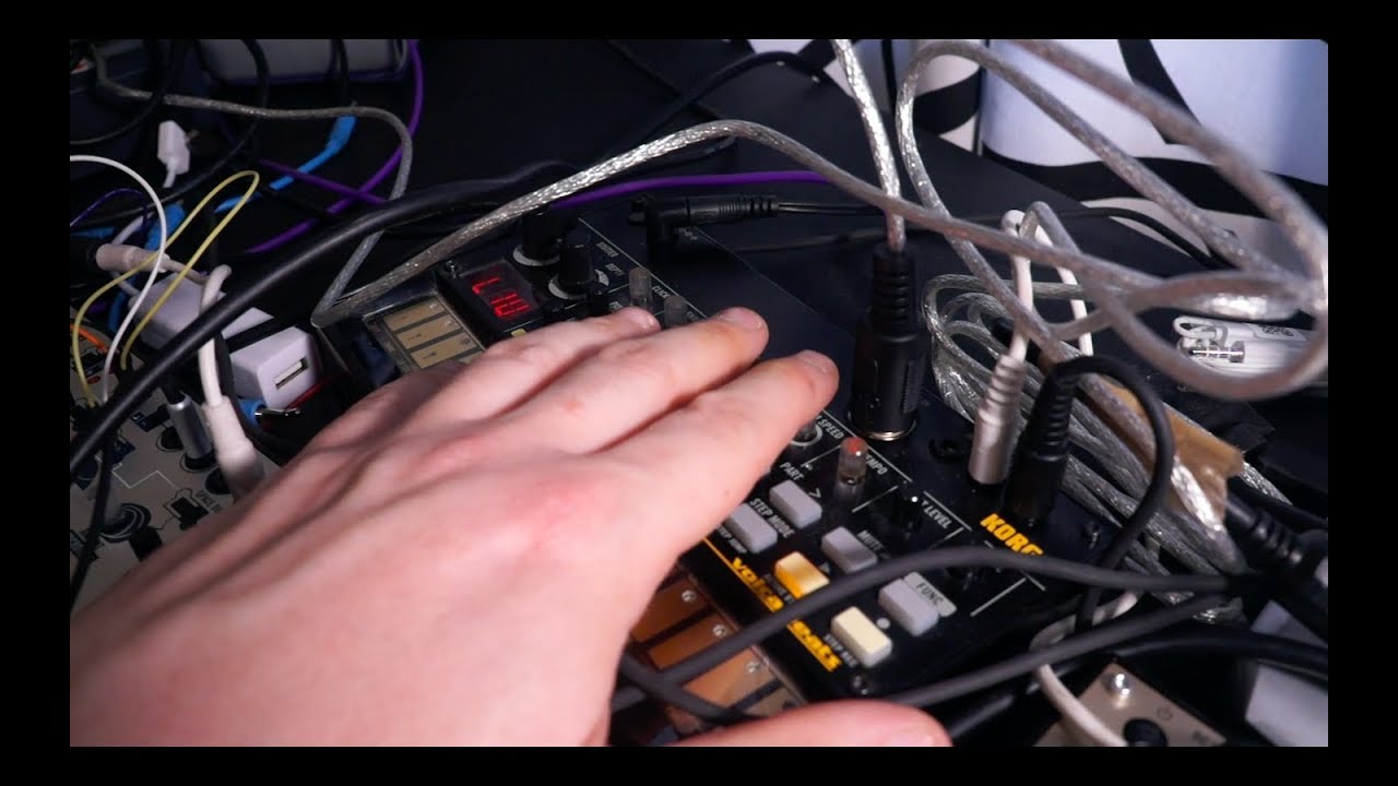 MIDI. La guía definitiva, Cap1. MIDI IN, OUT, THRU, Midi clock, canales