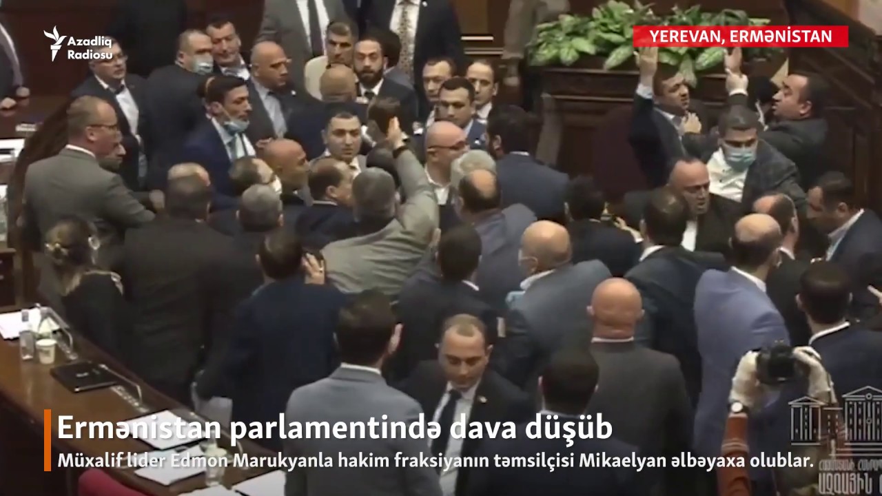 Ermənistan parlamentində dava düşüb