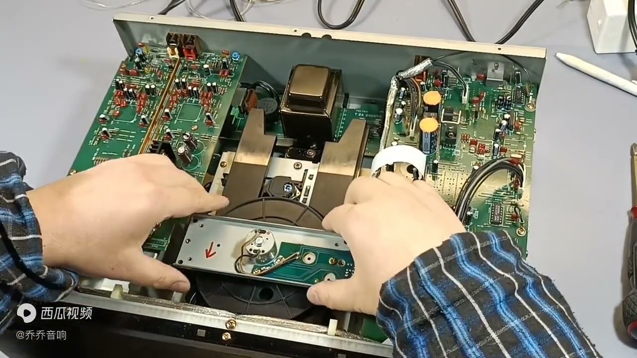 TEAC VRDS－7 CD机不读盘，维修过程分享
