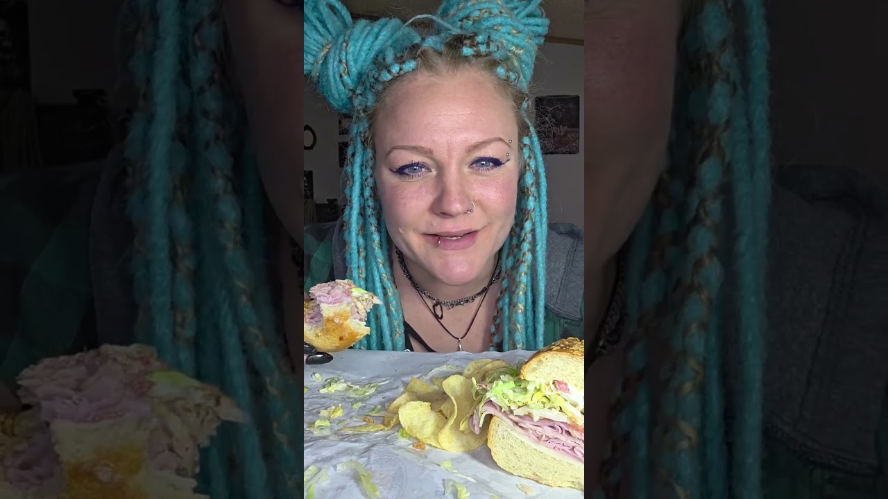 Jersey Mike's #mukbang #mukbangeatingsounds #eatingasmr #eatingsounds #chewingsounds #foodie #asmr