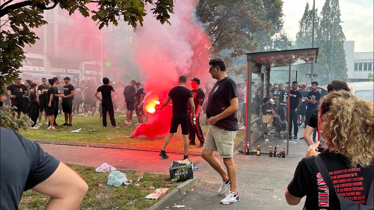Inter vs AC Milan 5:1 (16.9.2023), Derby della Madonnina (Derby di Milano). Ultras Curva Sud Milano.