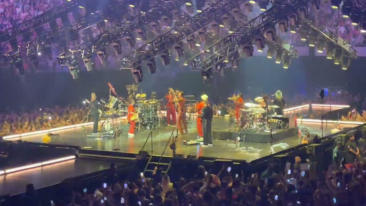 Harry Styles -What Makes You Beautiful (Live in Austin, TX at Moody Center on September 28, 2022)