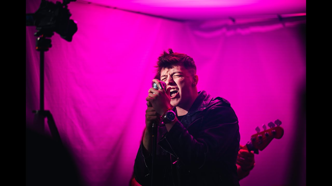 Istenes Márkó - Kisbaba (Official Music Video)