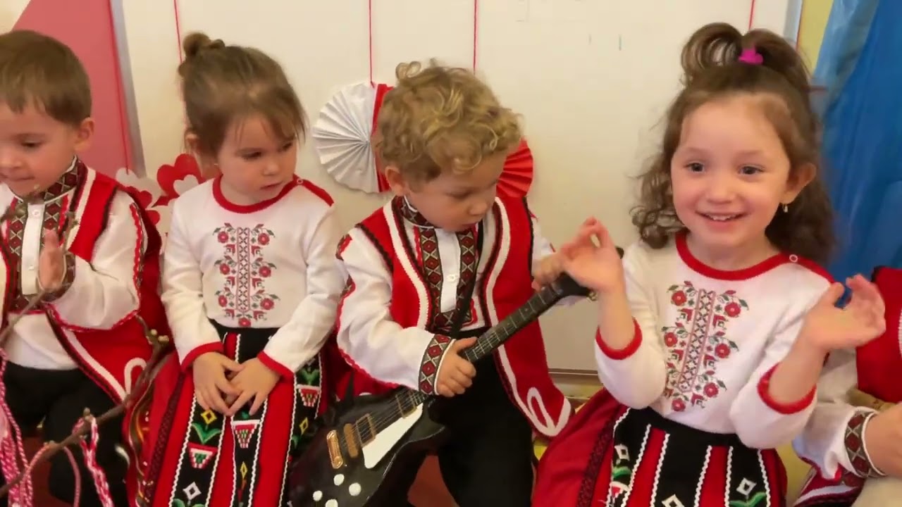 Баба Марта бързала….. група “Мики Маус”