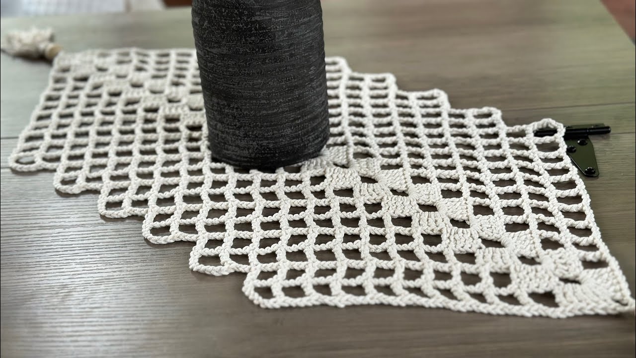 Tığişi kolay kutu masa örtüsü
