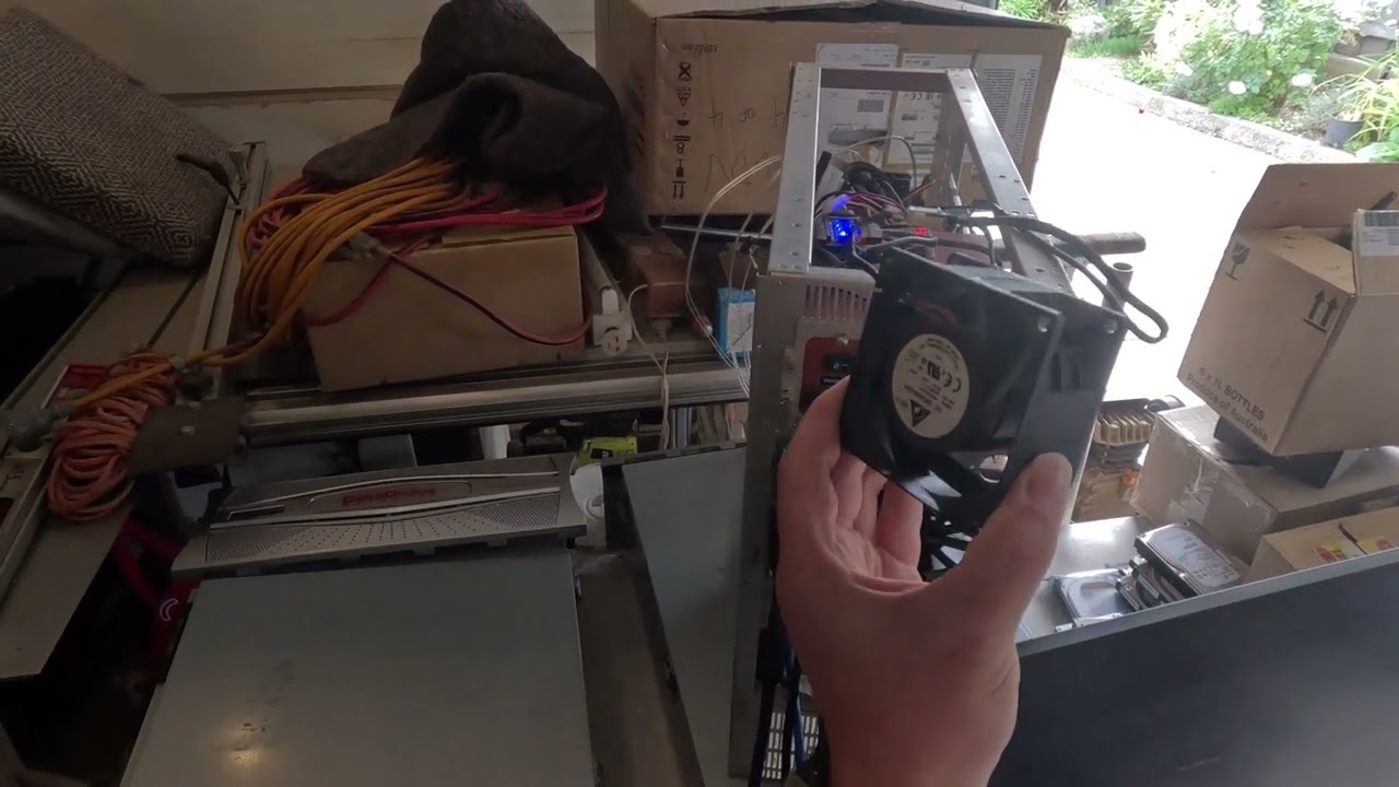 DataDirectNetworks SS8460 Delta fan vs SilverStone FHS80X fan