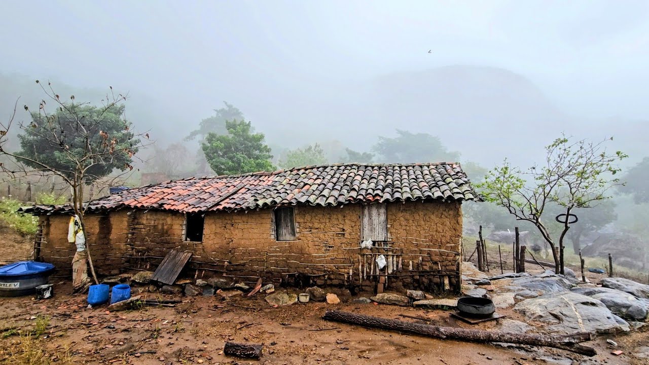 Chuva com raios e trovões na casinha de taipa no pé da serra ⛈️08/02/2026