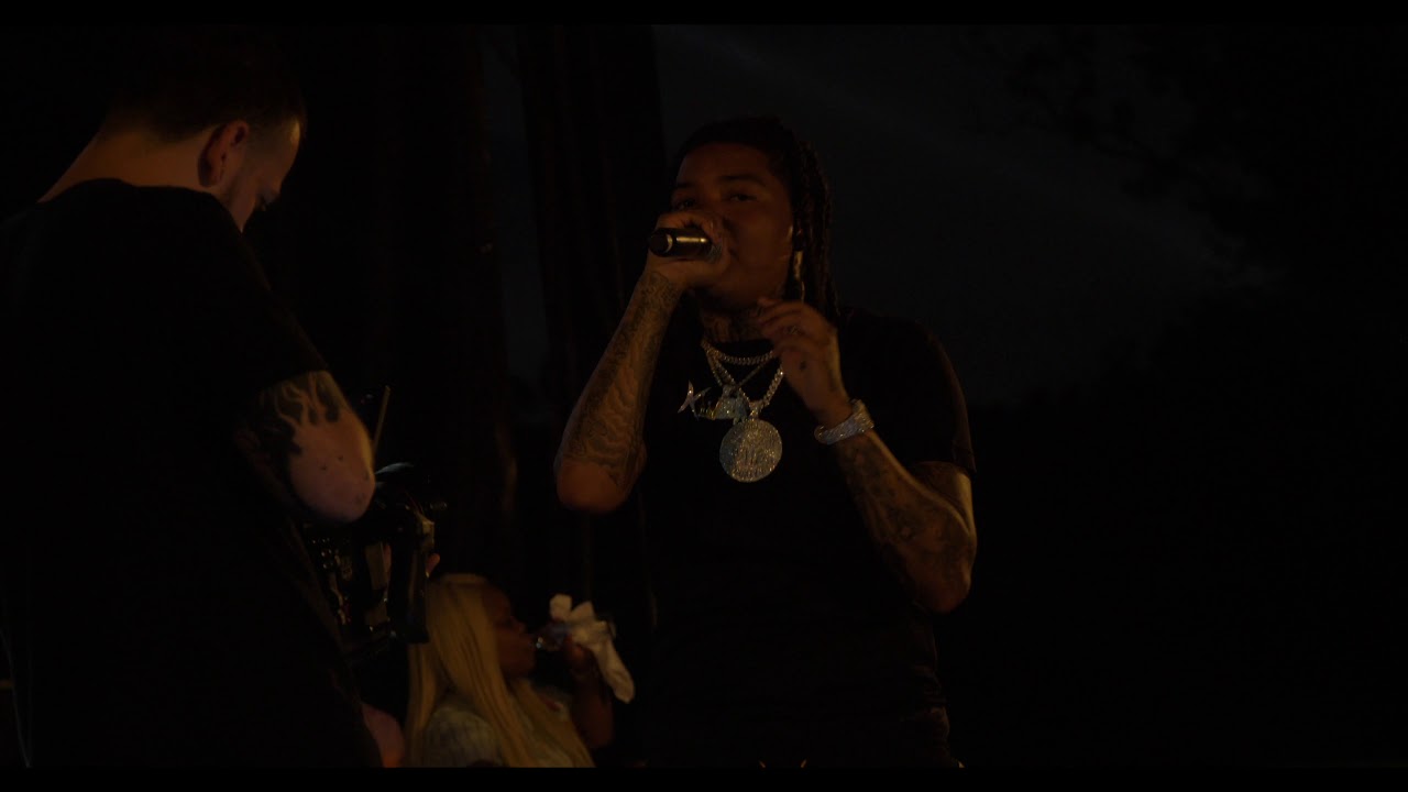 YOUNG MA PERFORM 