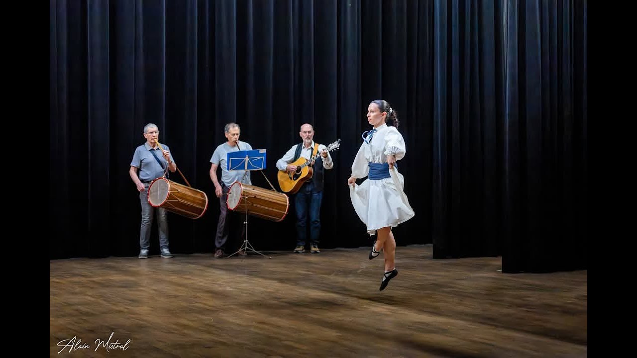 L’Óulivarello - Passage du Prévôt de danse - Fourques Mai 2025