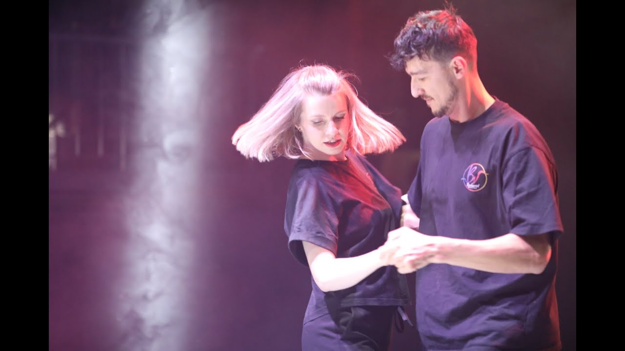 Roxana Nichiforov si Mircea Albu la Serbarea de Crăciun