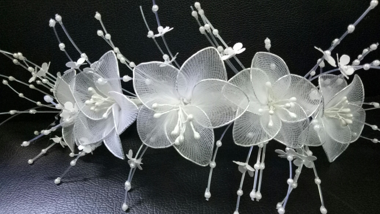 Flower crown: Wedding or First holy Communion or Flower girl