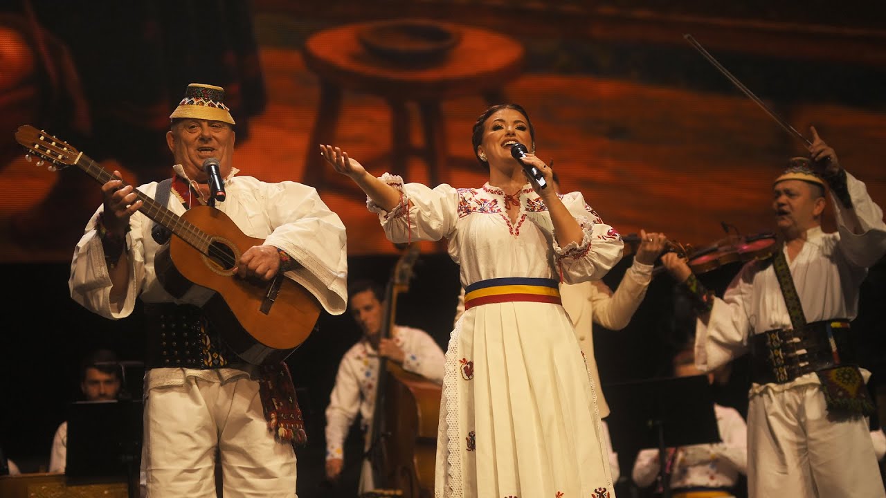 Lavinia Goste & Grupul Iza - Când m-o făcut mama-n lume (Live AUTENTIC ROMANESC la BT Arena Cluj)