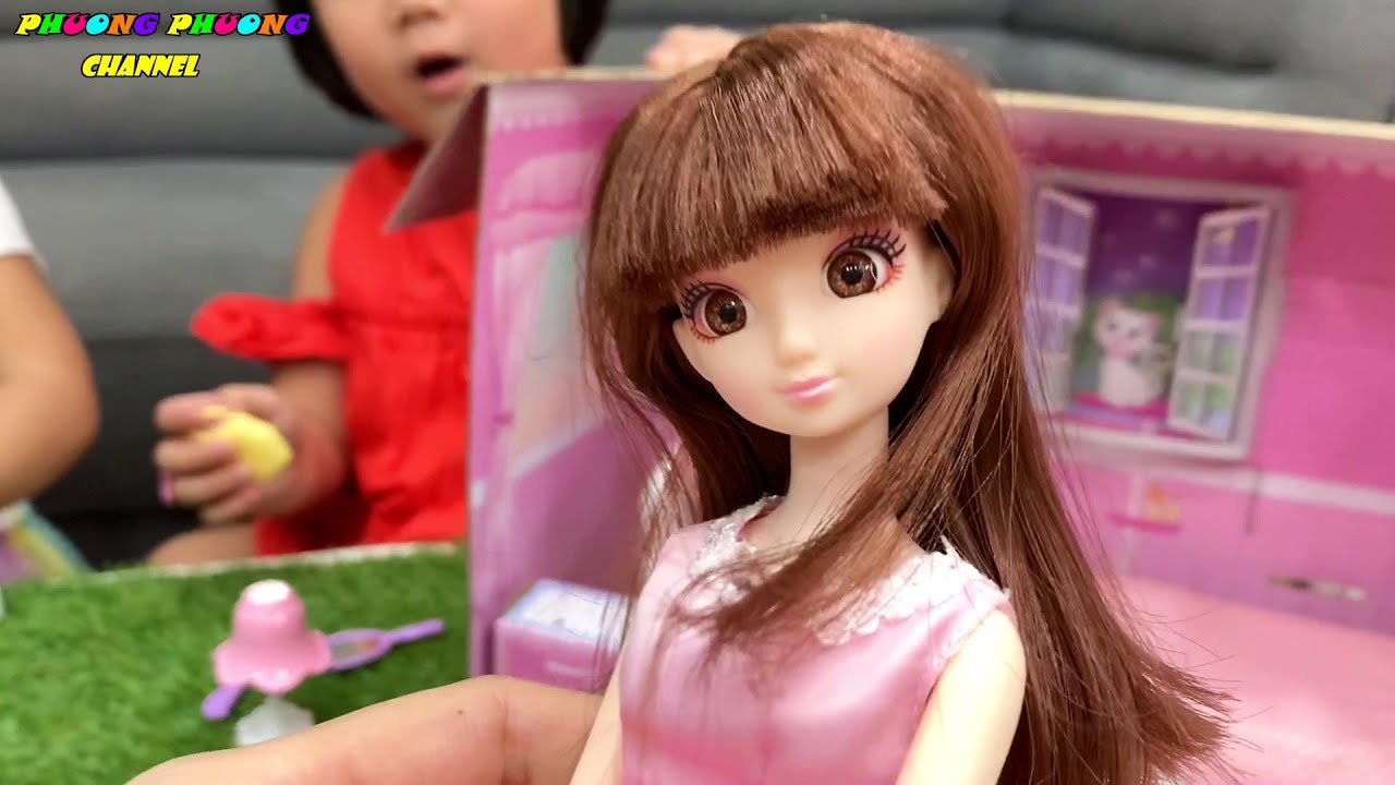 mở hộp bác sĩ thú y và phòng ngủ cho búp bê gồm giường , máy tính xách tay và mèo con phuong phuong