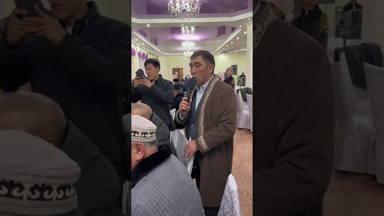 Ат устиндегі жас жубайлар 