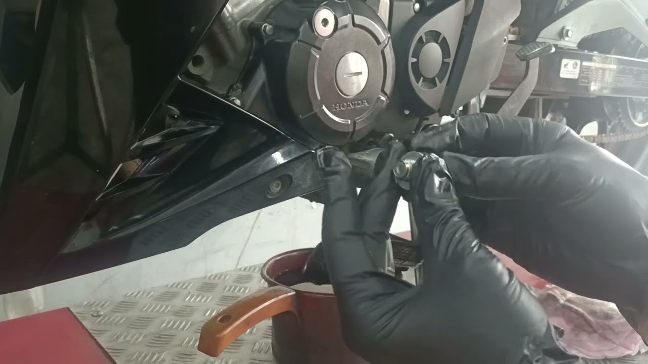 How to Change Oil HONDA GTR 150#motor#motorcycle#mechanic