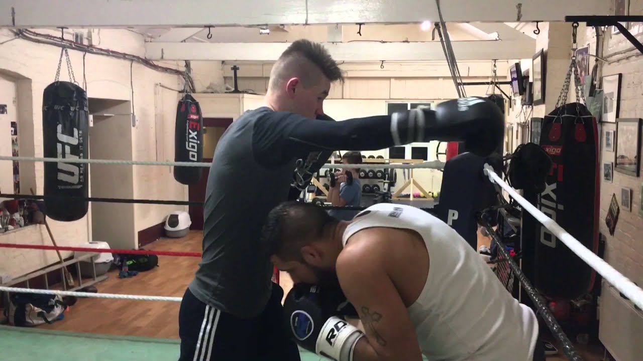 3rd Boxing tutorial: Turning your opponent onto the ropes