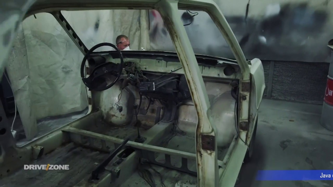Ndiqeni ne cfare faze ka mberritur restaurimi i Skoda 105L 1982
