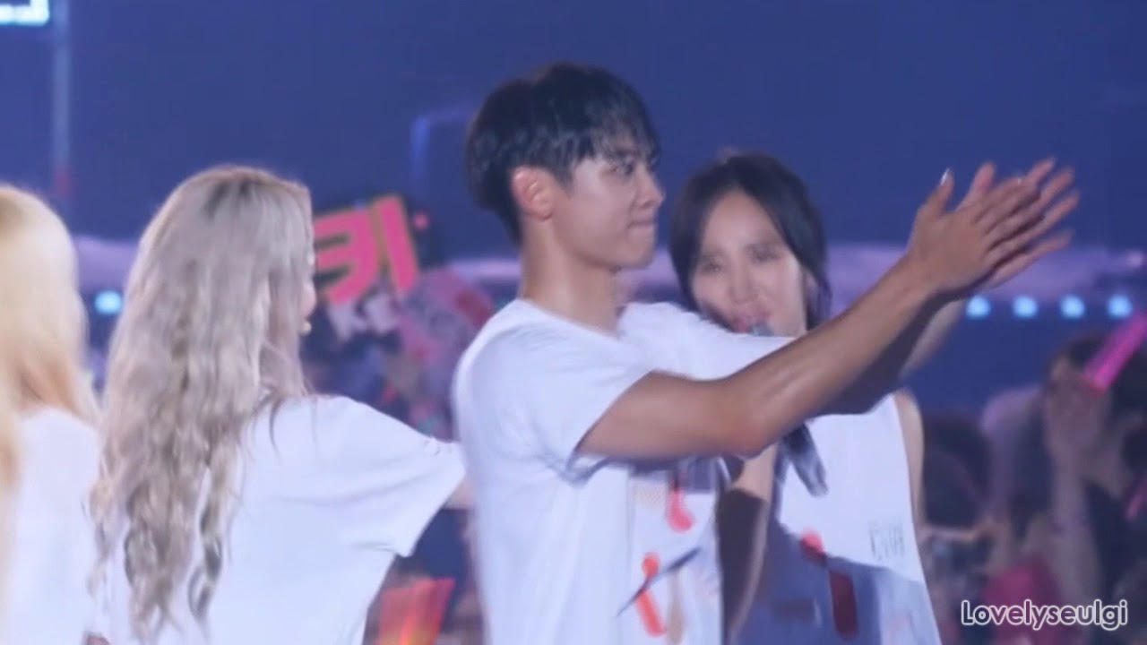 SHINee Minho SNSD Yuri (MinYul) - SM Town Seoul 2017