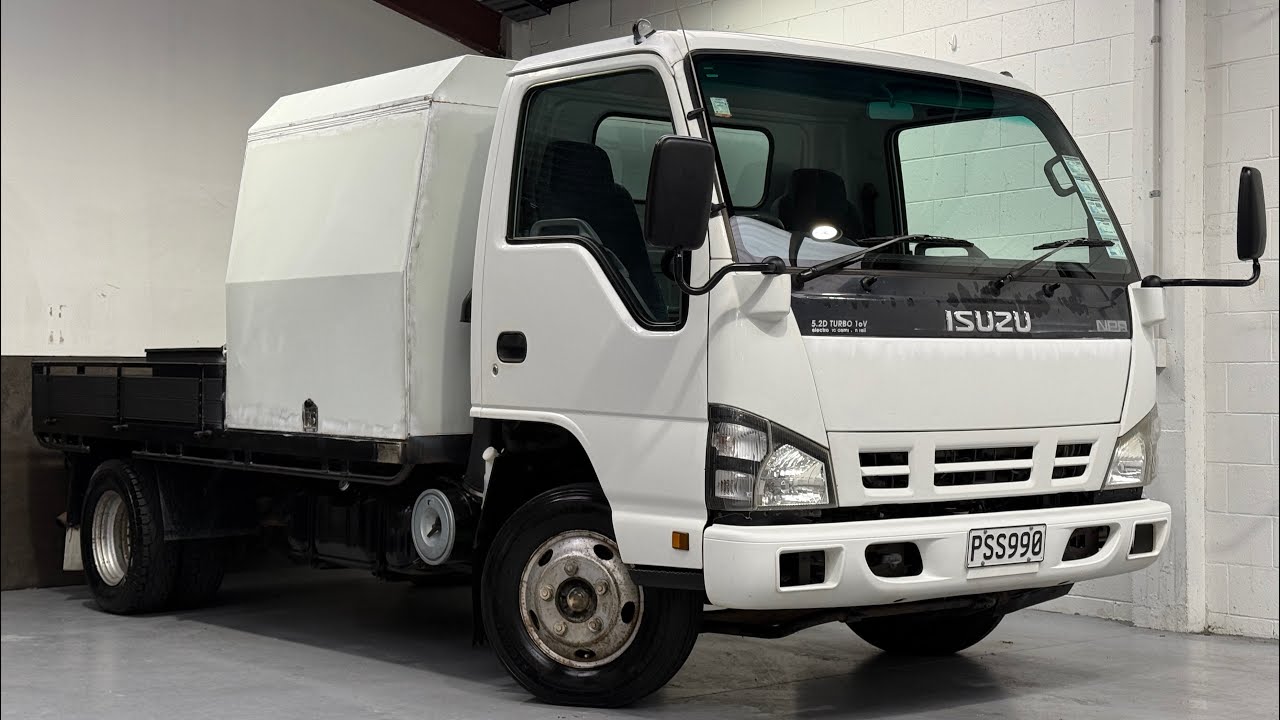 2008 Isuzu NPR 300, NZ New, 5.2 Litre Turbo Diesel, 175,800km, Third Wheel Hitch, Come View Today!