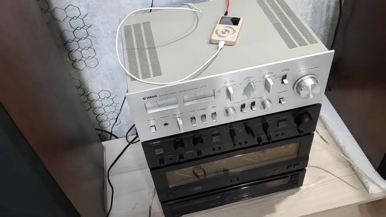 Yamaha CA 810 (R1)