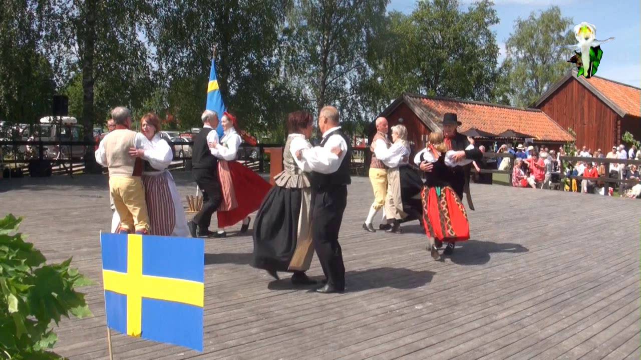 Nationaldagen 2016 Disagården Gamla Uppsala folkdans