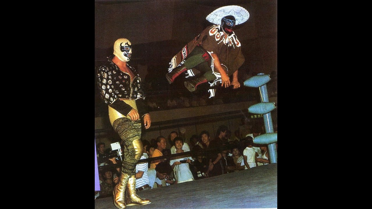 Mil Máscaras & Dos Caras vs Rocky Hata & Takashi Ishikawa  ★1982