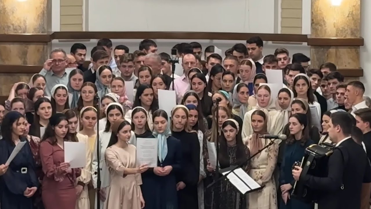 Grup Coral Vicovu De Jos - O lume alearga întruna