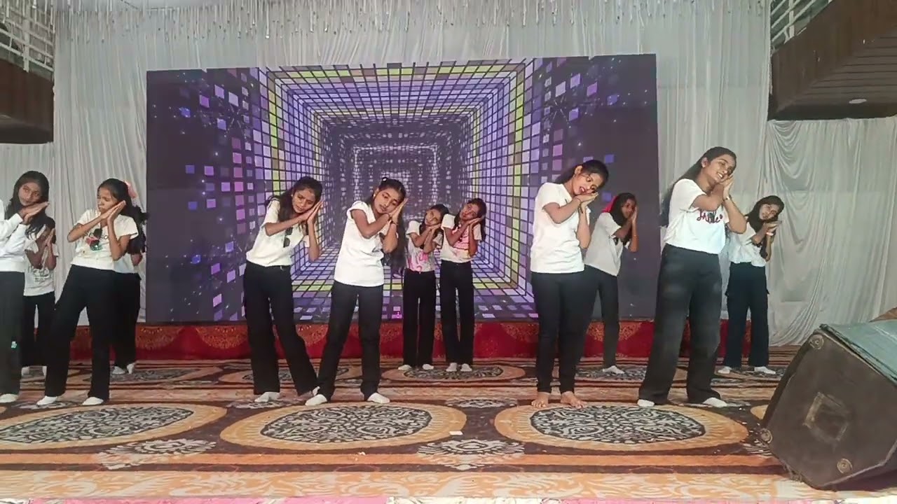 Mahan kids school Nikhat naaz dance 6th standard.