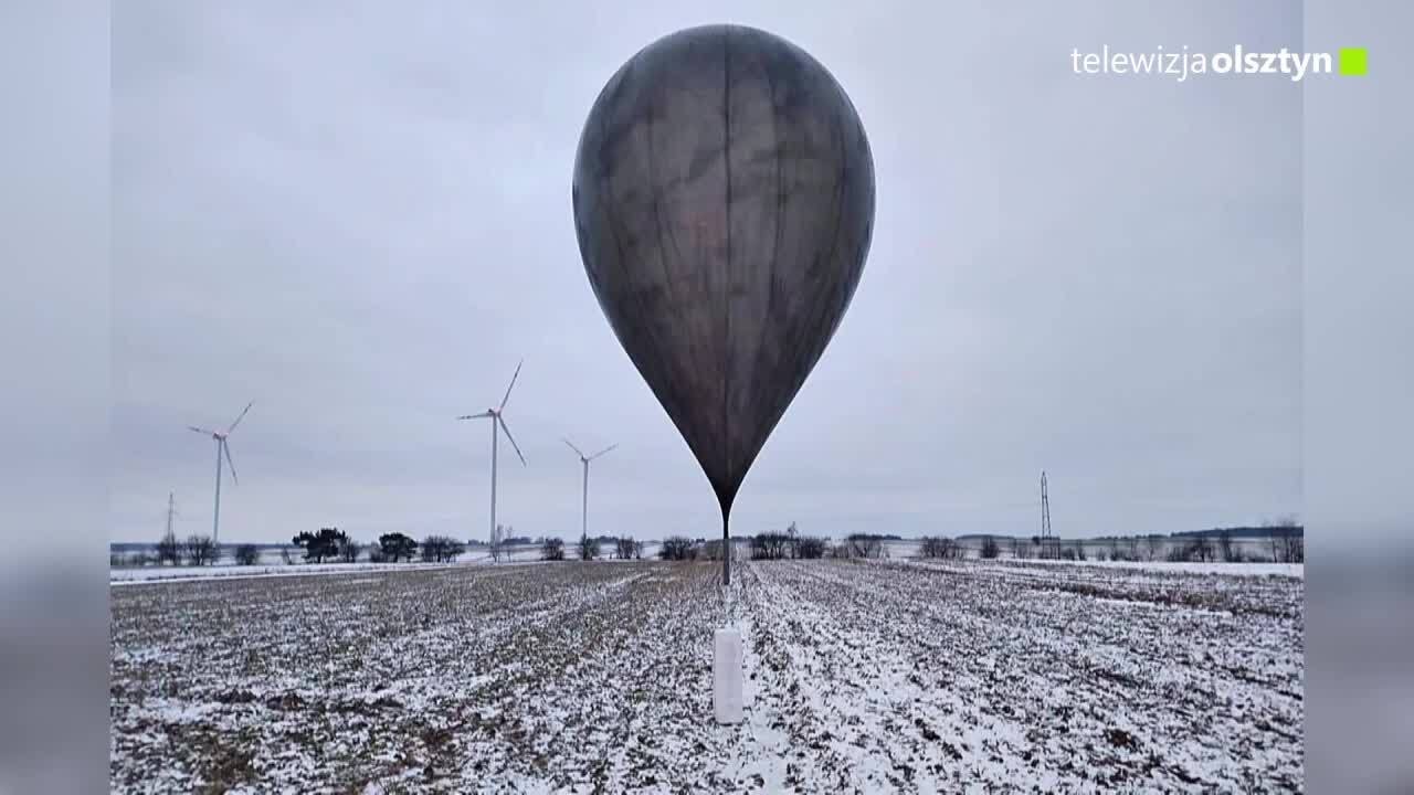 Czarne balony z nielegalnymi papierosami