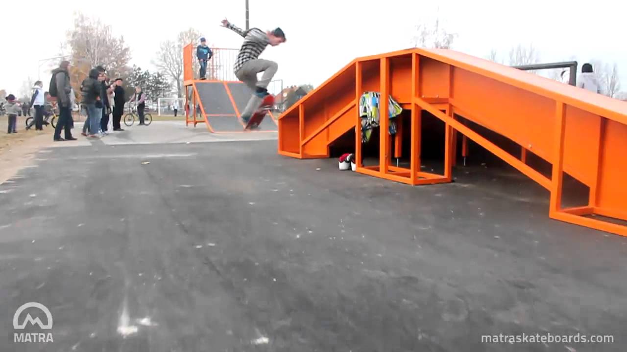 Szank g&ouml;rdeszka p&aacute;lya avat&oacute; MATRA Skateboards
