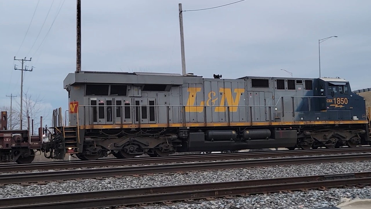 CSX intermodal train with L&N heritage unit in Bridgeview,IL 