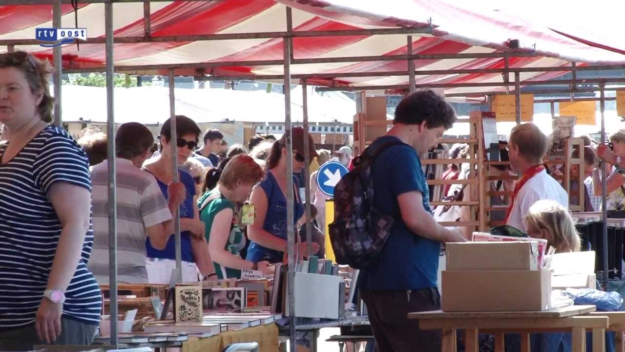 Jubileumeditie Deventer Boekenmarkt druk bezocht