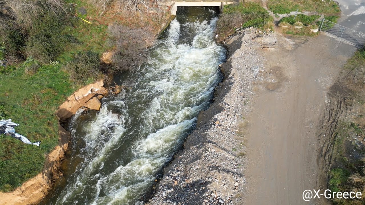 Η είσοδος της σήραγγας της λίμνης Κάρλας και η έξοδος προς Παγασητικό.Πόσο νερό βγαίνει.. 28/2/2024.
