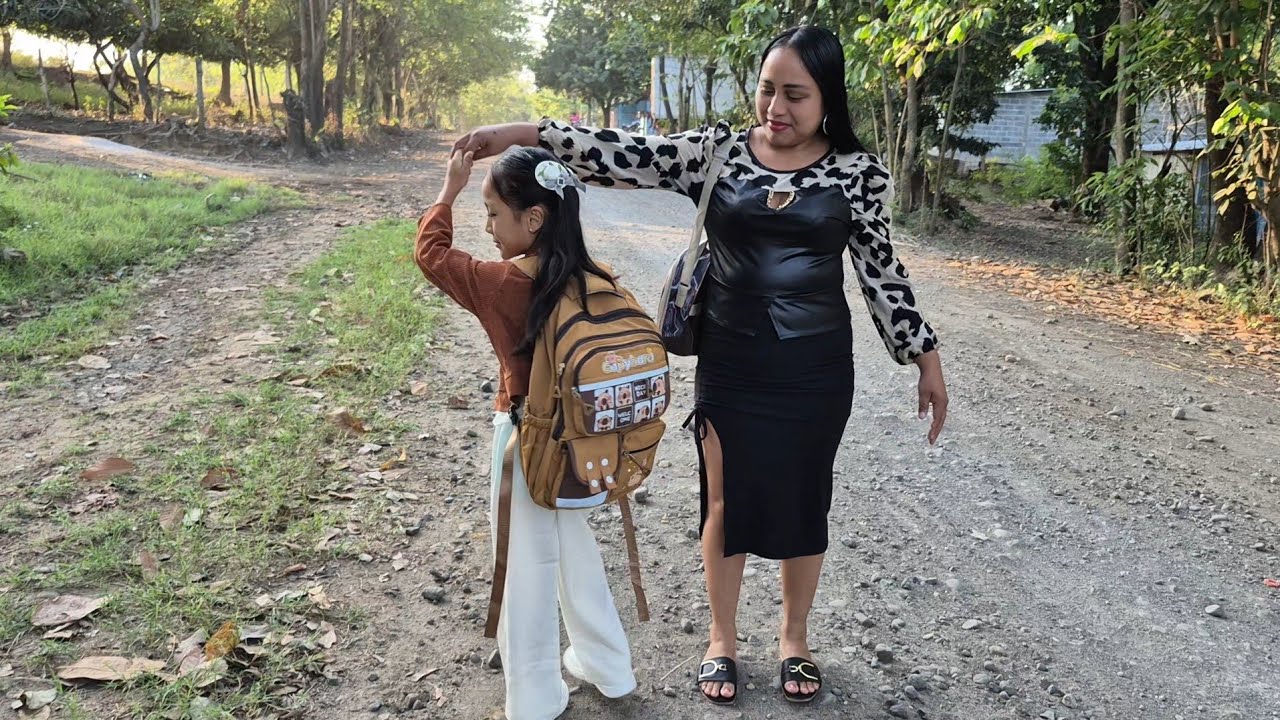 Fui a dejar a mi hij4 a la escuela su primer día de clases 👩‍❤️‍👩📚