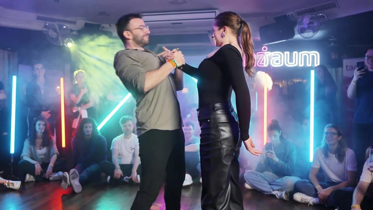 Tiago & Jessica Latham - From Felipe y Tiago - Rolerotation and High Technique Bachata Dance