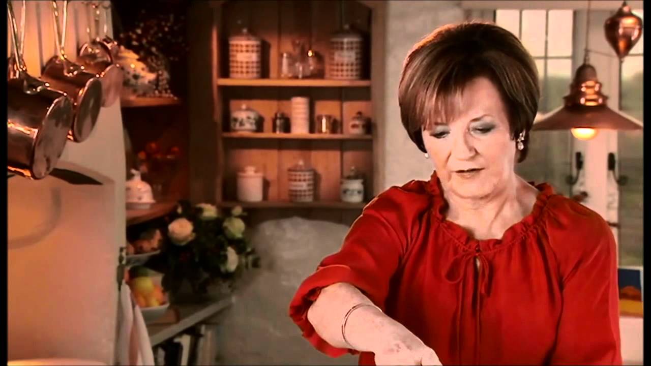Delia Smith - Christmas Creole Cake