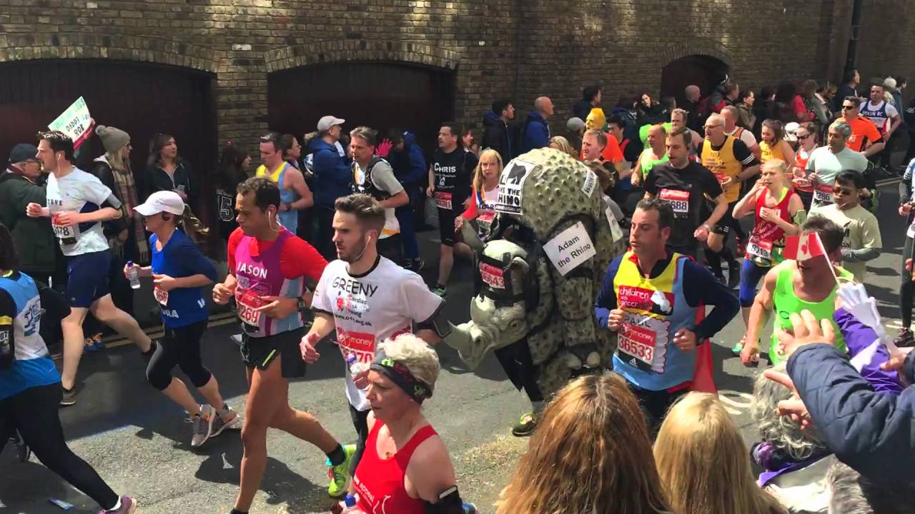 Costume Showdown - London Marathon 2016