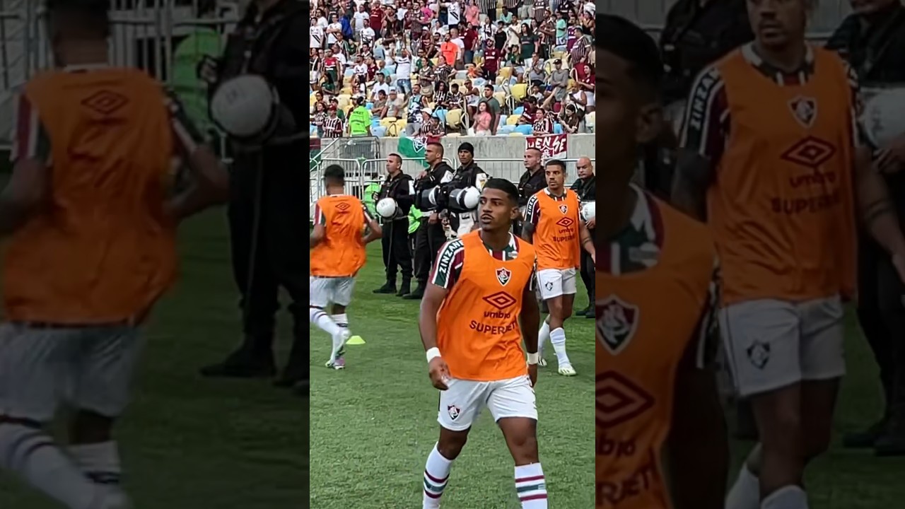 JOHN KENNEDY CANTANDO M&Uacute;SICA DO FLU NO AQUECIMENTO! #shorts #fluminense #futebol