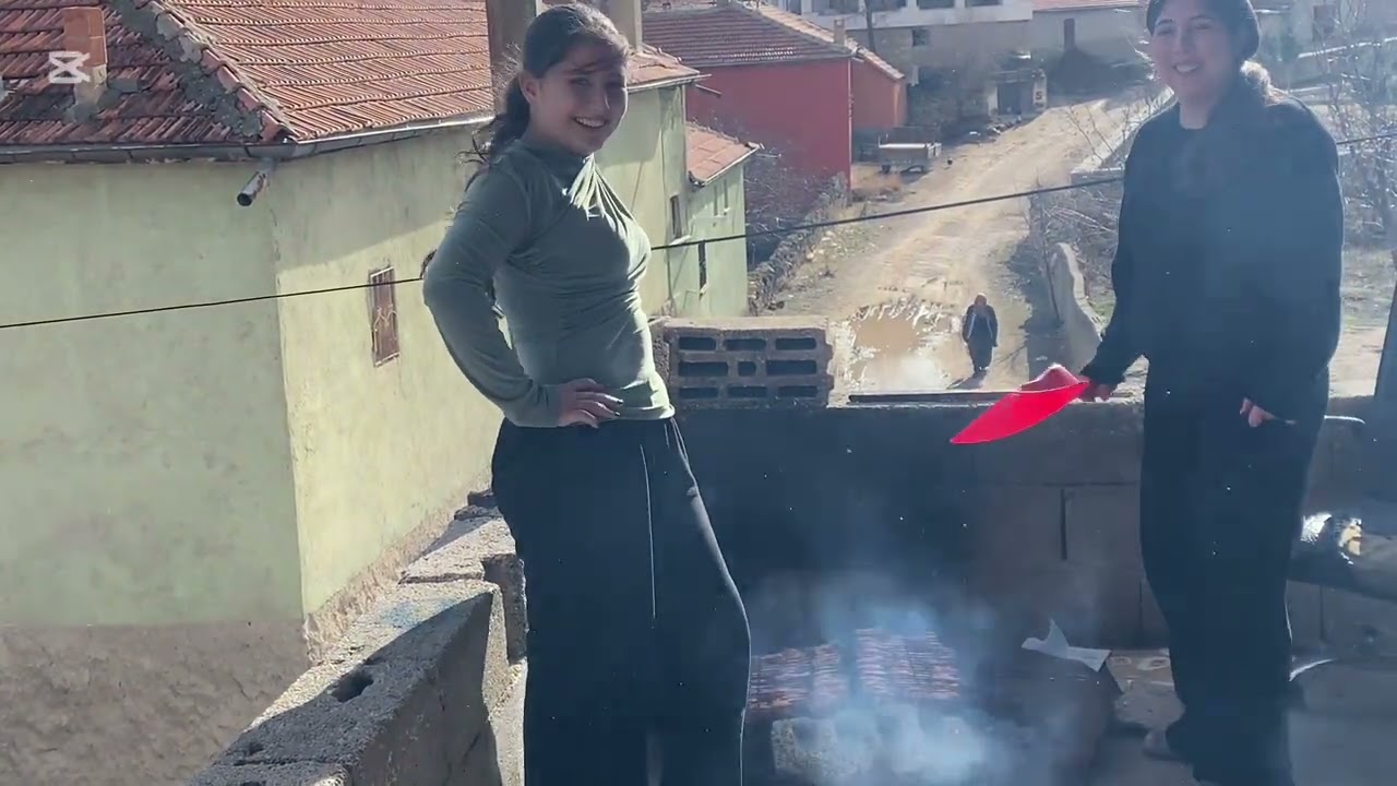 TUĞBA ELTİMİN BALKONUNDA MANGAL🪵🍖KISA BİR VLOG❤️