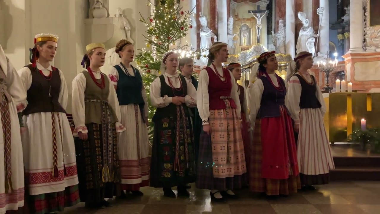 【4K】 Vilnius University Folklore Ensemble “Ratilio” - “Palydėk sesula”