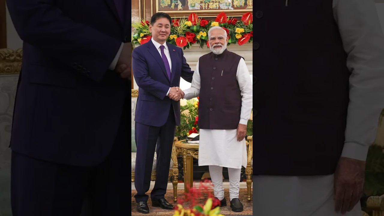 PM Modi and Mongolian President Khurelsukh Ukhnaa hold bilateral meeting in New Delhi | #shorts