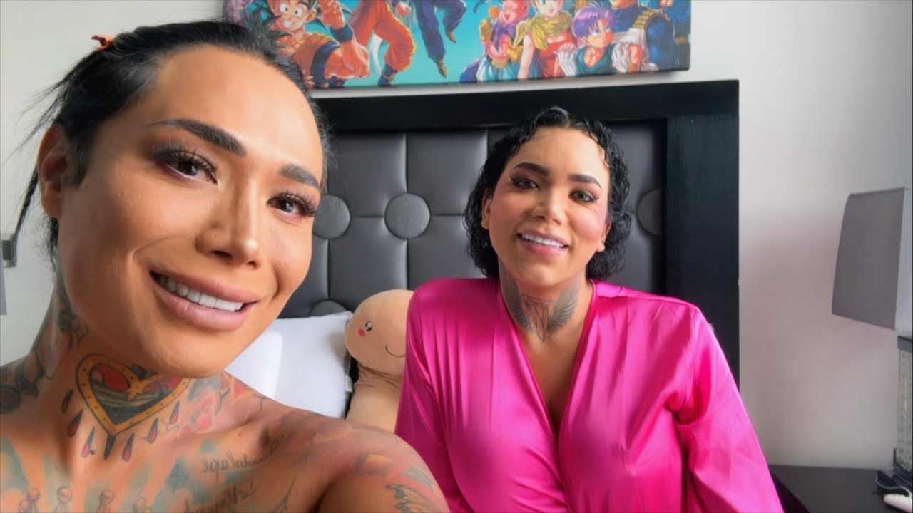 Kary Torres Oficial está en vivo Kary Pao terminándonos de arreglar para el día de las madres