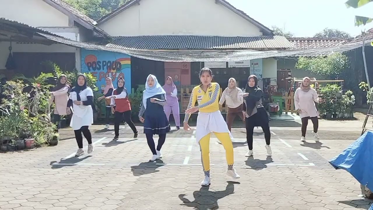 KAU TERCIPTA BUKAN UNTUKKU | JANGANKAN UNTUK BERTEMU | Senam Kreasi Dangdut terbaru | Koreo Sissy