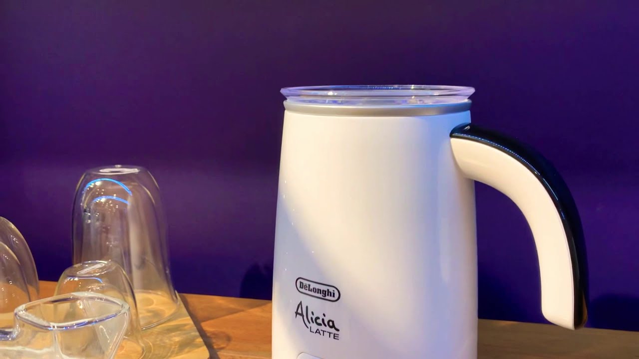 Cappuccino at home with De’Longhi Alicia Latte EMF2.W
