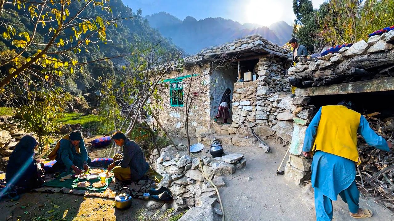 Surviving the hardest mountains of Afghanistan – a family’s daily life and traditional cooking🧑‍🍳