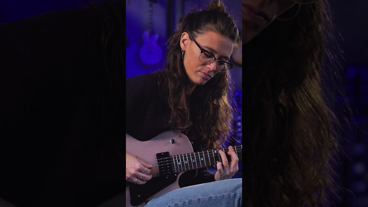 NEW Gibson Les Paul Modern Lite Rose Gold Satin - played by Carlota L&oacute;pez van der Logt